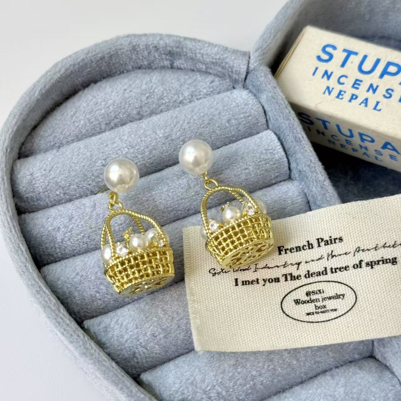 Viseći nakit s kapkovitim privjeskom, vintage stil s perlom i cirkonima, mesing + elektroplatinirano čelik, običan lanac