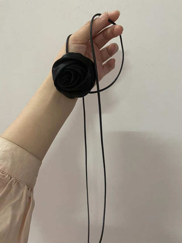 Чокър колие с флорална украса, ръчна изработка, Lolita стил, плат основа, многослоен дизайн, висулка от сплав, обиколка 61–70 cm