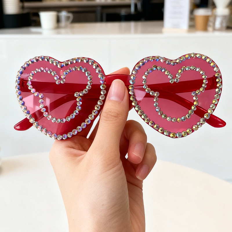 Saulesbrilles ar dimantu inkrustācijām, bezrāmju, unisex, modelis Love 001