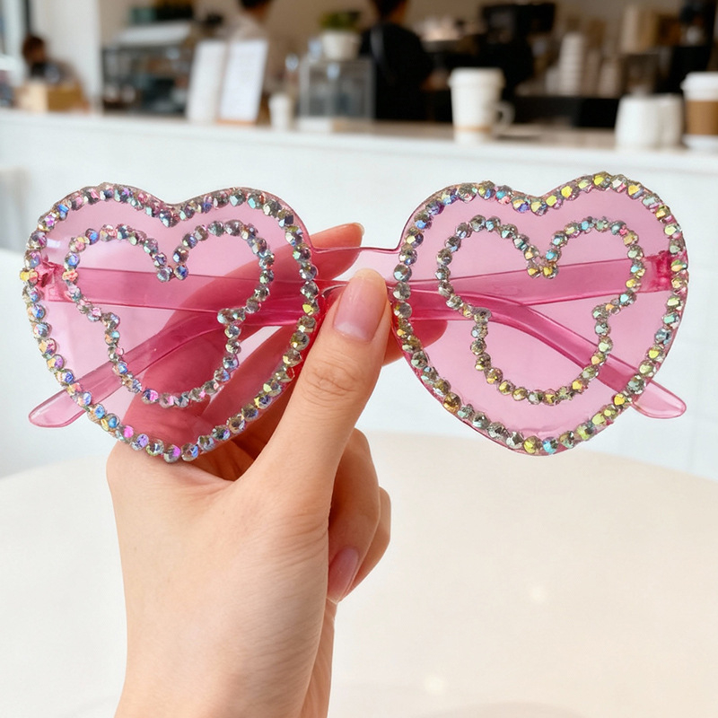 Saulesbrilles ar dimantu inkrustācijām, bezrāmju, unisex, modelis Love 001