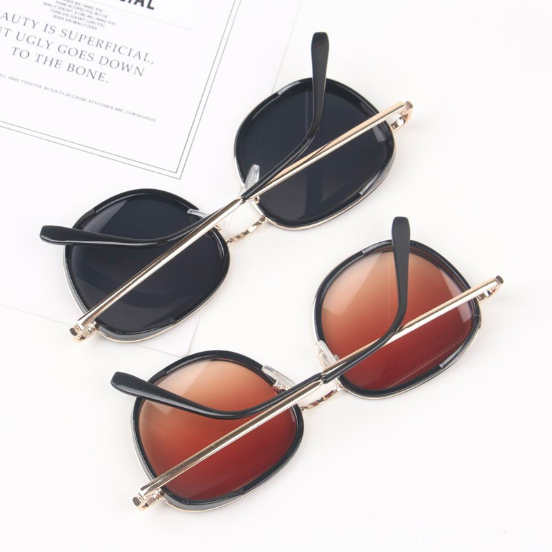 Dječje sunčane naočale, zaobljeni okvir, okvir PC+metal, leće PC, bez polarizacije, Model Aa510, VLT 80%