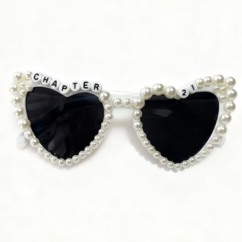 Saulesbrilles ar sirds formas pērlēm un burtiem, pilnais rāmis, universālais stils, Forest Fox privāta zīmols, ziemas 2025 izdevums