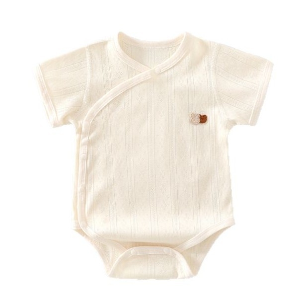 100% pamut babaruha overál rövid ujjú, uniszex, diagonális gombolás, újszülötteknek