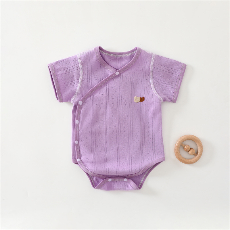 100% pamut babaruha overál rövid ujjú, uniszex, diagonális gombolás, újszülötteknek