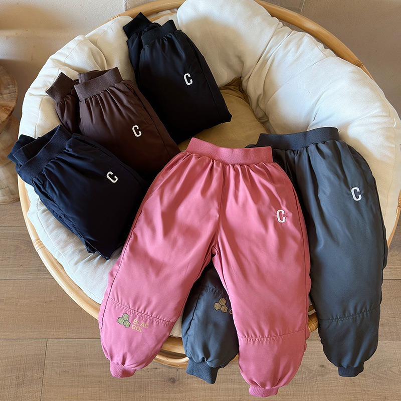 Dječje hlače s perjem - Casual zimske hlače; vanjski materijal 100% poliester; punilo 70% velvet silk, 30% feather silk; za djecu 8+ godina; sezona: zima/jesen