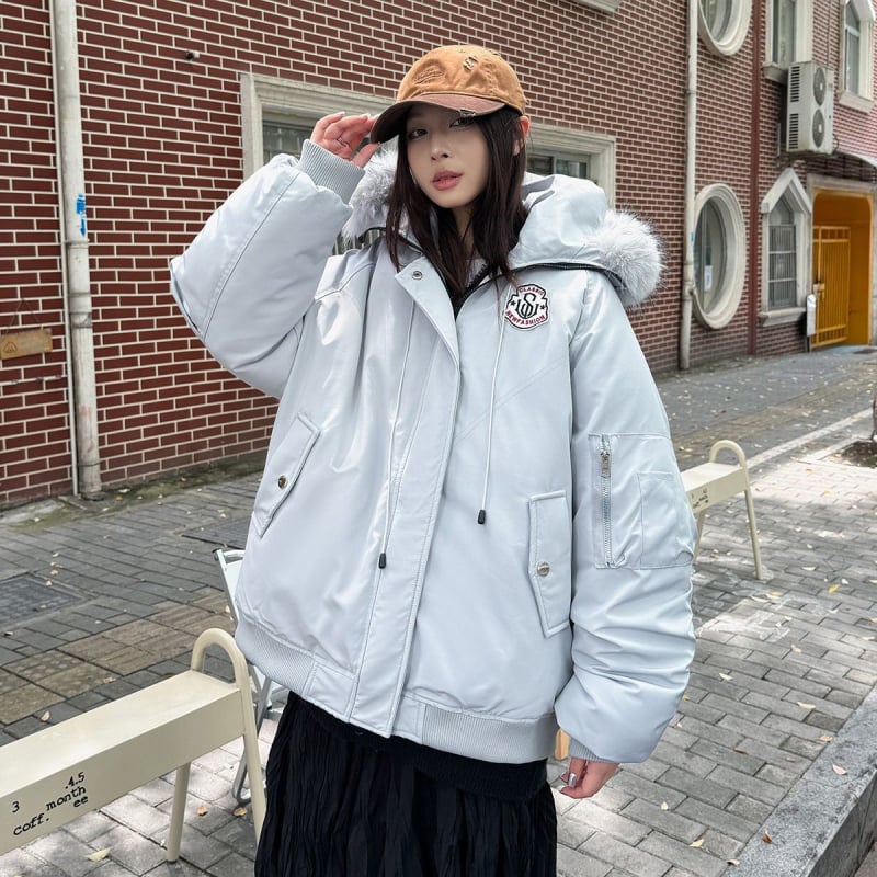 Парка с качулка и яка от изкуствен пух, свободен силует, цип, полиестерна тъкан