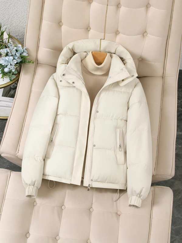 Дамско късо яке с пух-памук, качулка, свободна кройка, плътен зимен стил, полиестерен външен плат, цип, 2025 зима