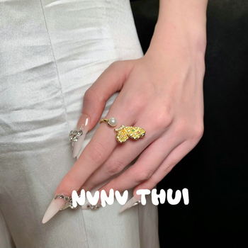 Prsten s lotusovim cvijetom od cirkonija, francuski retro stil