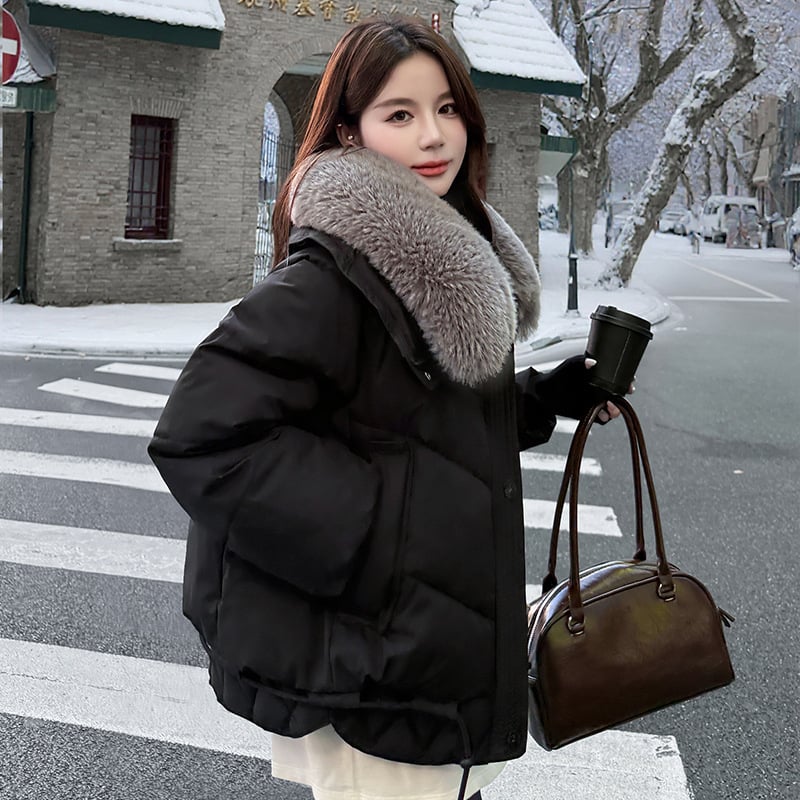 Късо памучно яке с яка от изкуствен пух, закопчаване с цип, пълнеж пух-памук, стил японско-корейски casual