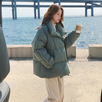 Женско памучно-пълнено палто, свободен силует, стойка яка, дълги ръкави, къс модел, едноцветно, полиестерна външна тъкан, памучна пълнеж, зима 2023