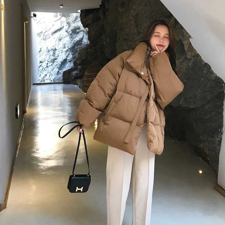 Женско памучно-пълнено палто, свободен силует, стойка яка, дълги ръкави, къс модел, едноцветно, полиестерна външна тъкан, памучна пълнеж, зима 2023