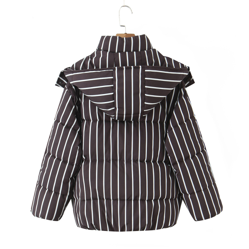 Полиестерово яке с райета и качулка, дебела материя, свободна кройка, закопчаване с цип