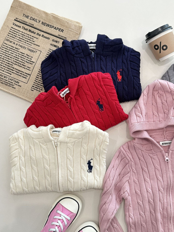 Dječji pleteni džemper s kapuljačom i zipom, korejski stil, unisex, izšiven crtani motiv, debelo pletenje, viskoza 25%, model 25806