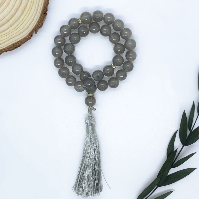 Tasbih narukvica s 33 staklenih perli koje oponašaju jade, etnički stil, unisex, ručna izrada, s resicama