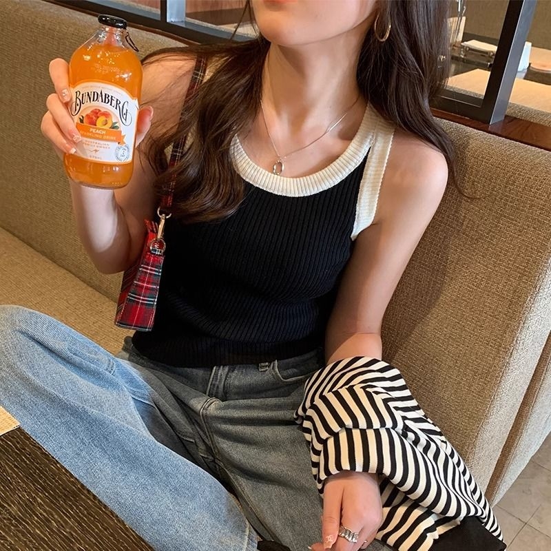 Γυναικείο πλεκτό τοπ χωρίς μανίκια - Σλιμ φιτ, Ριγέ σχέδιο, Πολυεστέρας, Λεπτές τιράντες, Για βασικό layering, Άνοιξη 2025
