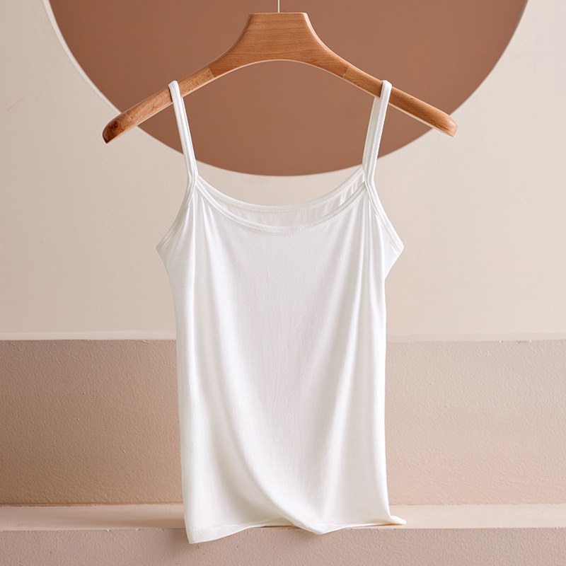 Modal top, 80–90% modal sadržaja, uski kroj, okrugli izrez, bezšivne