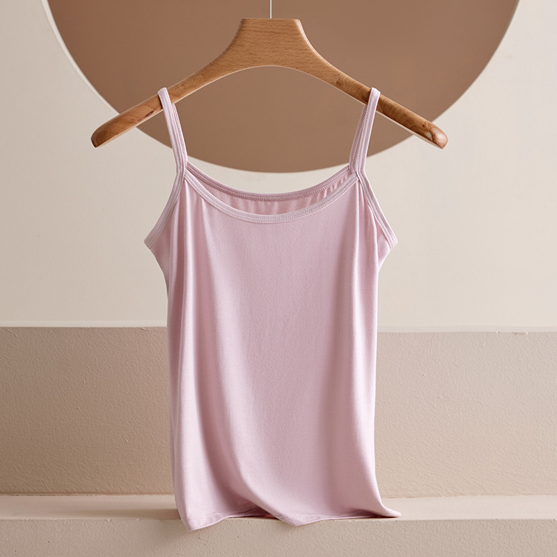 Modal top, 80–90% modal sadržaja, uski kroj, okrugli izrez, bezšivne