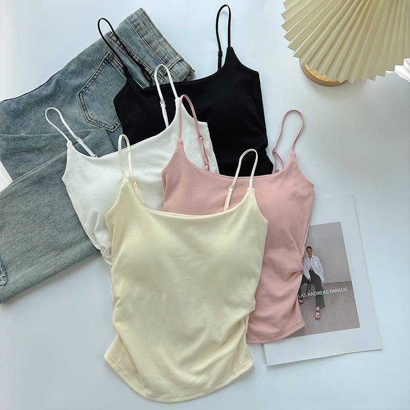 Pamut Spagetti pántos top beépített melltartó betéttel, rétegezéshez vagy önálló viseléshez, vékony anyag 101–120 g/m², kerek nyak