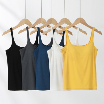 Tank top s trakama i ugrađenim jastučićem za dojke, U-leđa, nizak izrez — viskoza 50–70%