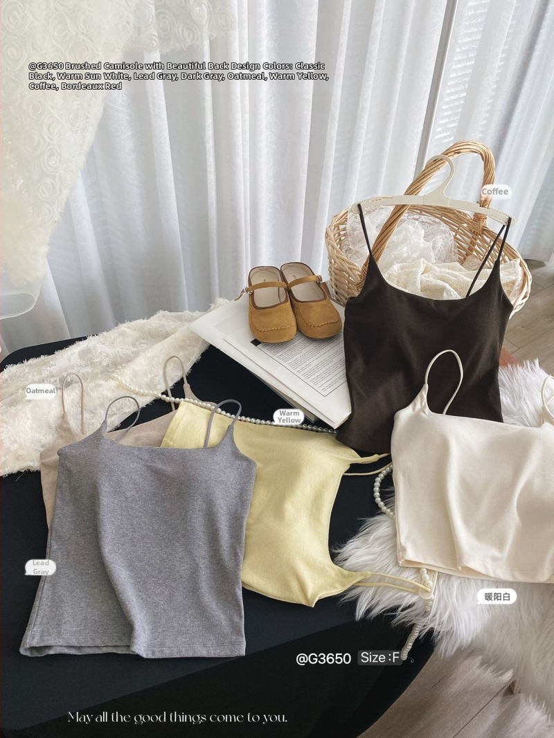 Besprijekorni camisole s kvadratim izrezom i lijepim leđima, s ugrađenim jastučićima za poprsje; vlakno regenerirane celuloze; gustoća tkanine 181–200 g/m²