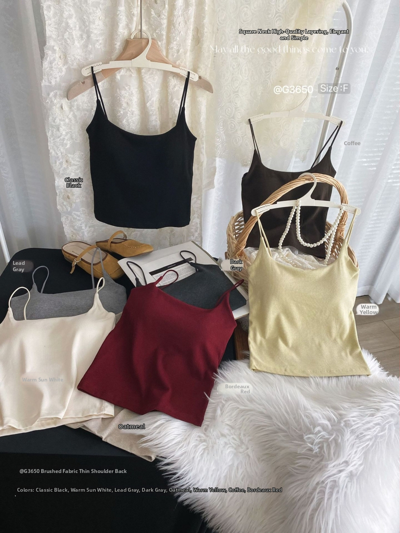 Besprijekorni camisole s kvadratim izrezom i lijepim leđima, s ugrađenim jastučićima za poprsje; vlakno regenerirane celuloze; gustoća tkanine 181–200 g/m²