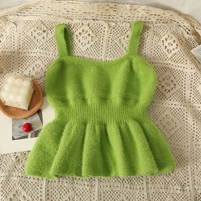 Uski pleteni topić s dvostrukim naramenicama, Vinylon materijal, jedne boje, kratka duljina, jesen 2025