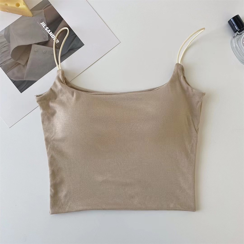 Pamuk cami top bez šavova – jednostavan dizajn, četvrtasti ovratnik, sadržaj pamuka 90–95%, srednja gramatura