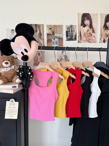 Ženski pamučni camisole top s Y-ramenima, uski kroj, mikroelastičnost, pull-over stil