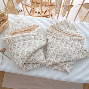 Pătură de înfășat pentru bebeluși cu glugă, țesătură gauze velour, umplutură din down cotton, model Cartoon, confort de toamnă pentru sugari 1–3 ani