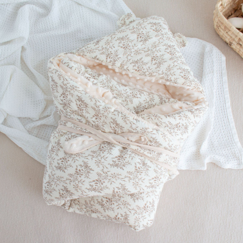 Pătură de înfășat pentru bebeluși cu glugă, țesătură gauze velour, umplutură din down cotton, model Cartoon, confort de toamnă pentru sugari 1–3 ani