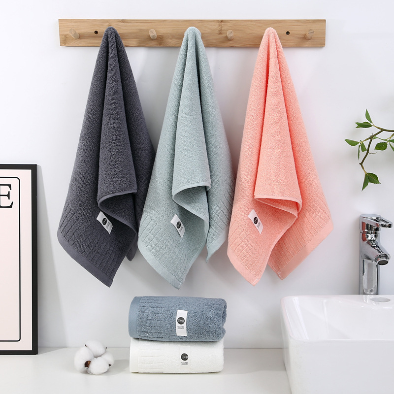 Ručnik za kupanje od 100% pamuka, 32S pređa, mekan i upijajući, bez dlačica, 300–400 g/m²