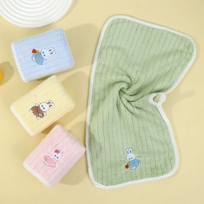 Prosop cu design iepuraș pentru bebeluși și adulți (fleece coral; fir 32; broderie și tiv; greutate sub 50 g)