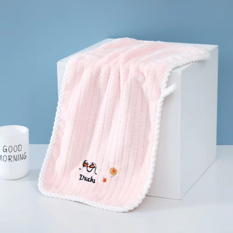 Prosop cu design iepuraș pentru bebeluși și adulți (fleece coral; fir 32; broderie și tiv; greutate sub 50 g)