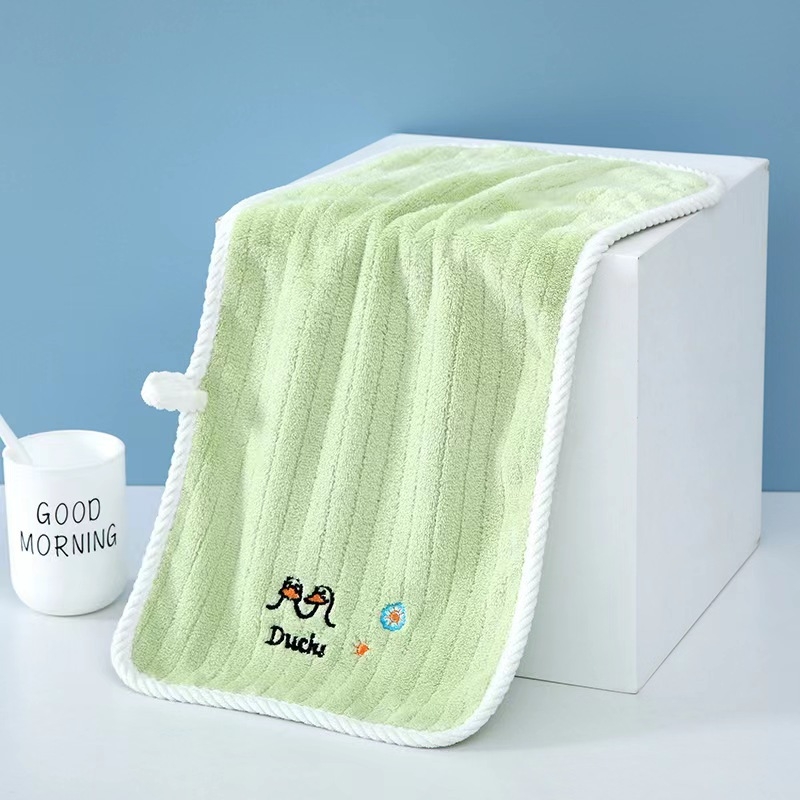 Prosop cu design iepuraș pentru bebeluși și adulți (fleece coral; fir 32; broderie și tiv; greutate sub 50 g)