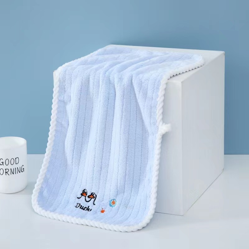 Prosop cu design iepuraș pentru bebeluși și adulți (fleece coral; fir 32; broderie și tiv; greutate sub 50 g)