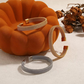 Brățară din oțel titan cu textură țesută, formă inel C reglabilă, stil INS, 36 g