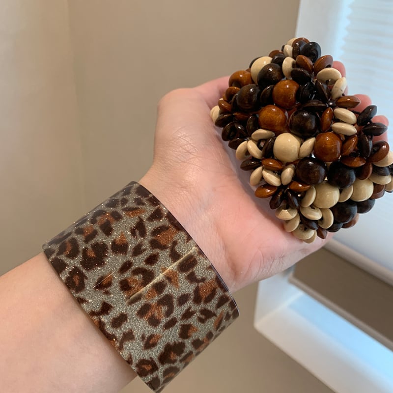 Drvena narukvica s koraljkama, cvjetnim motivom i leopard uzorkom, etnički stil, književno retro, lagani luksuz, 23,4 g