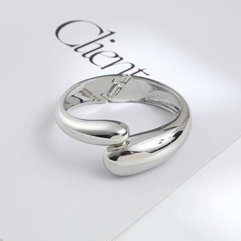 Narukvica od cinkovog legura s elektroplatiranjem, originalni dizajn, neravnomjerna asimetrija, 65 g