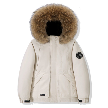 Пухено яке с голяма пухена яка; пълнител: бял патица пух; съдържание на пух 56–60%; пълнеж >450 г; основна материя: бамбукови влакна