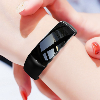 Смарт часовник с отчитане на крачки и мониторинг на сърдечния ритъм (Марка: Zealcandor; Каишка: силиконова; Калъф: пластмасов; Функции: отчитане на крачки, мониторинг на сърдечния ритъм)