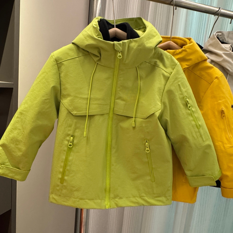 3-in-1 bērnu jaka ar noņemamu ārējo slāni, 2025 rudens–ziema, vēja izturīgs soft shell, ūdensizturība 5000mm, poliestera odere, vecums 7–12 gadi