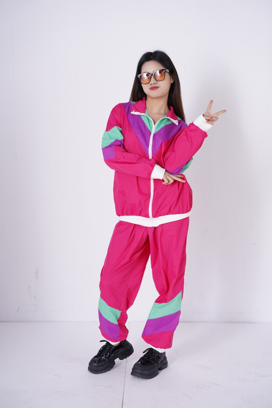 Retro Helovyno scenos kostiumas: striukės-viršutinis su ilgomis rankovėmis ir kelnes, 80-ųjų šokių/aerobikos stilius, pavasaris 2025, audiniai poliesteris ir acetatas