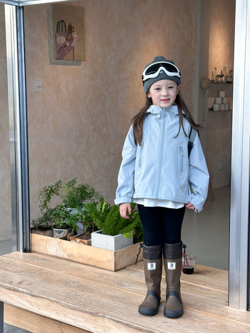 Uniszex gyerek Softshell kabát kapucnival, 4-es vízállósággal, cipzáros eleje, 3–8 éveseknek