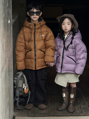 Uniszex gyerek téli párnázott kabát – külső nylon, bélés 100% poliészter, cipzár, lángálló tulajdonságok, 3-8 éveseknek