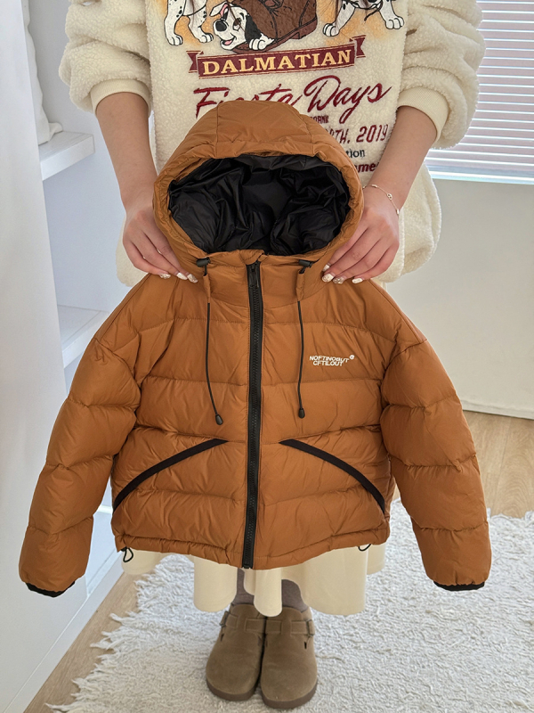 Uniszex gyerek téli párnázott kabát – külső nylon, bélés 100% poliészter, cipzár, lángálló tulajdonságok, 3-8 éveseknek