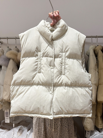 Ženska puffer vesta Dongdaemun, kratka zimska, plavo-bijeli karirani uzorak, udoban širok kroj, stojeći ovratnik
