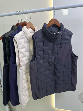 Мъжка пухена жилетка с висок стоящ яка, цип, пълнеж от патешки пух, нейлонова външна част