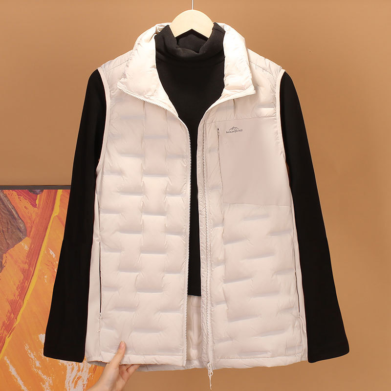 Мъжка пухена жилетка с висок стоящ яка, цип, пълнеж от патешки пух, нейлонова външна част