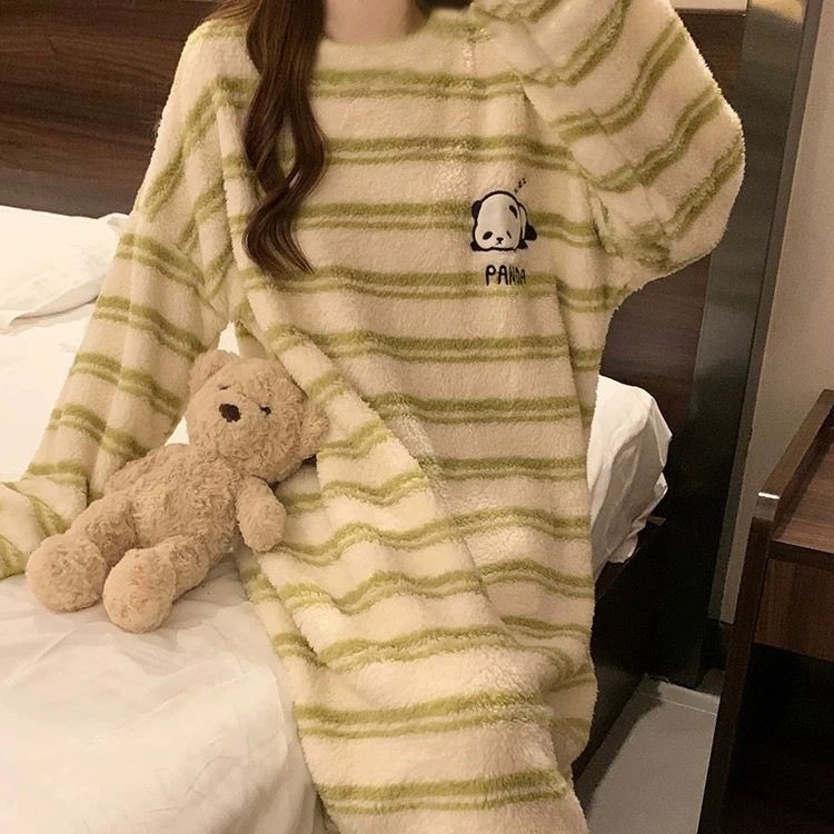 Νυχτικό με κουκούλα σε στυλ καρτούν από Coral Fleece, παχύ 251–300 g/m2, μακριά φούστα