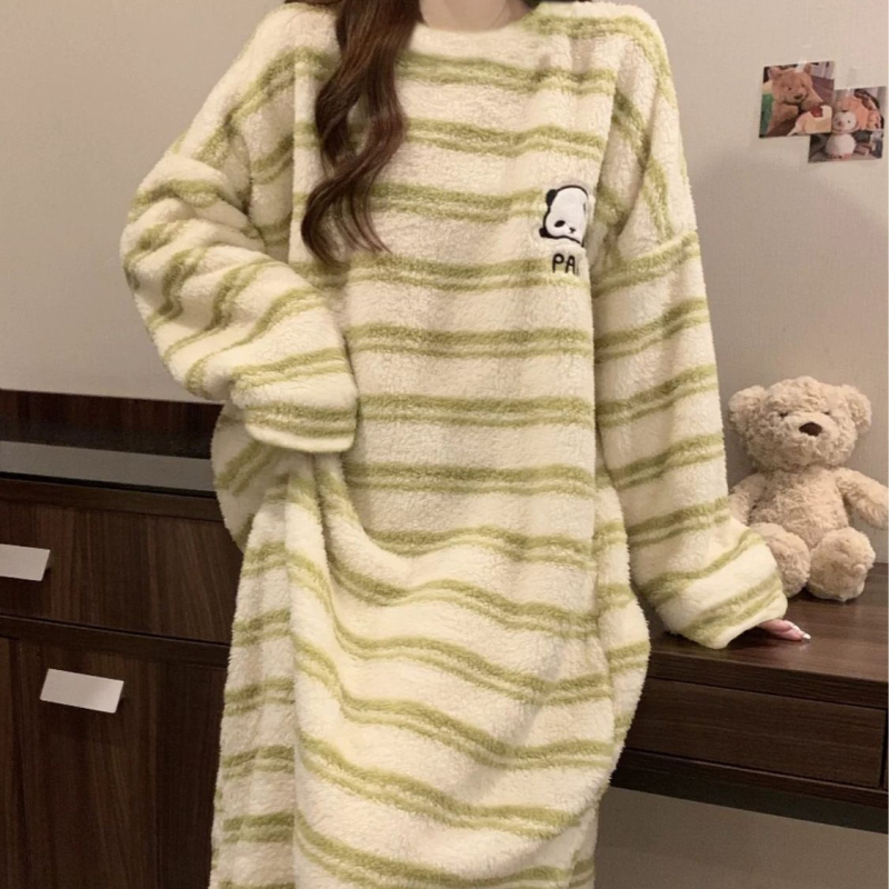 Νυχτικό με κουκούλα σε στυλ καρτούν από Coral Fleece, παχύ 251–300 g/m2, μακριά φούστα